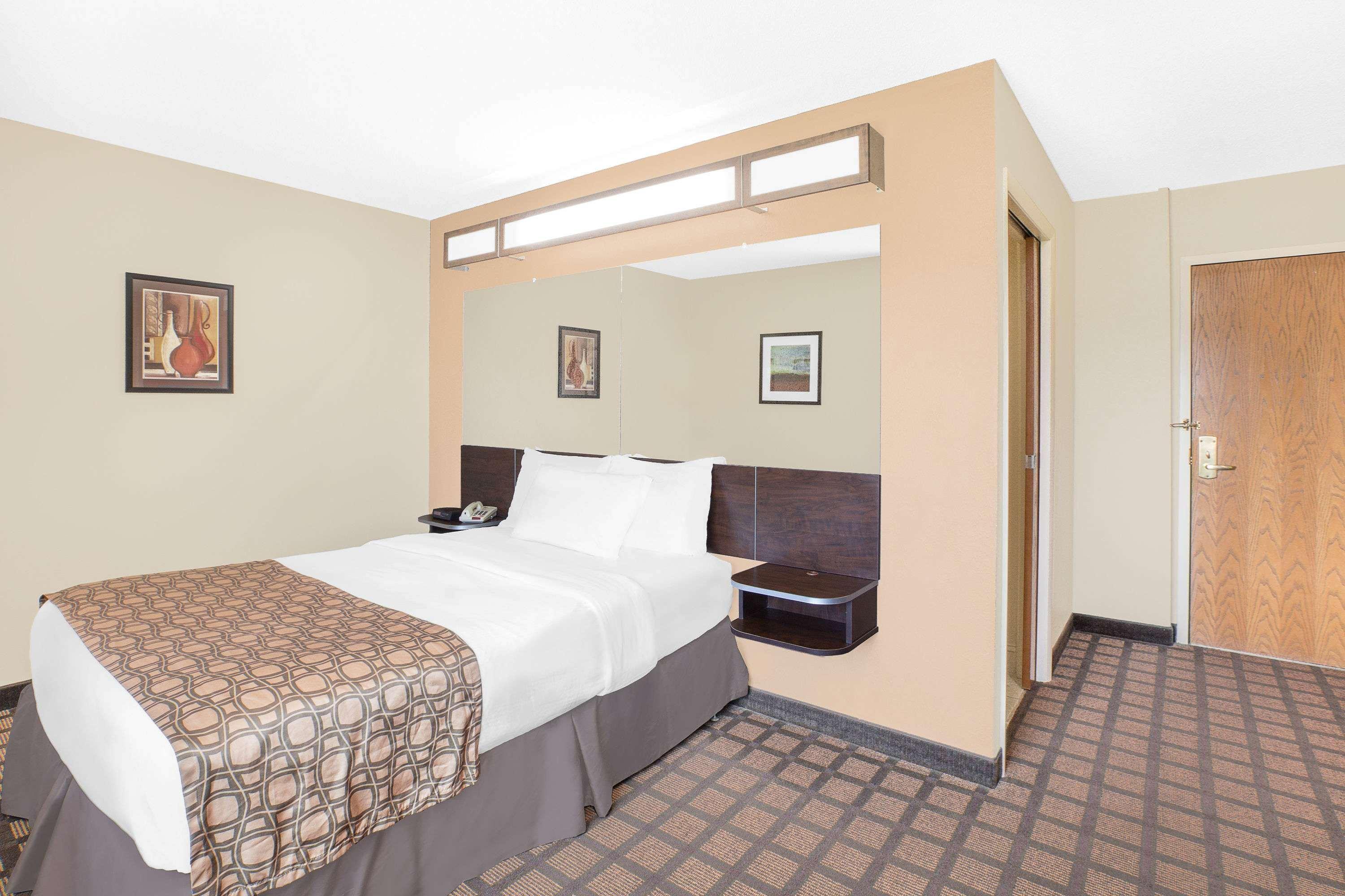 Microtel Inn & Suites By Wyndham Franklin Exterior photo