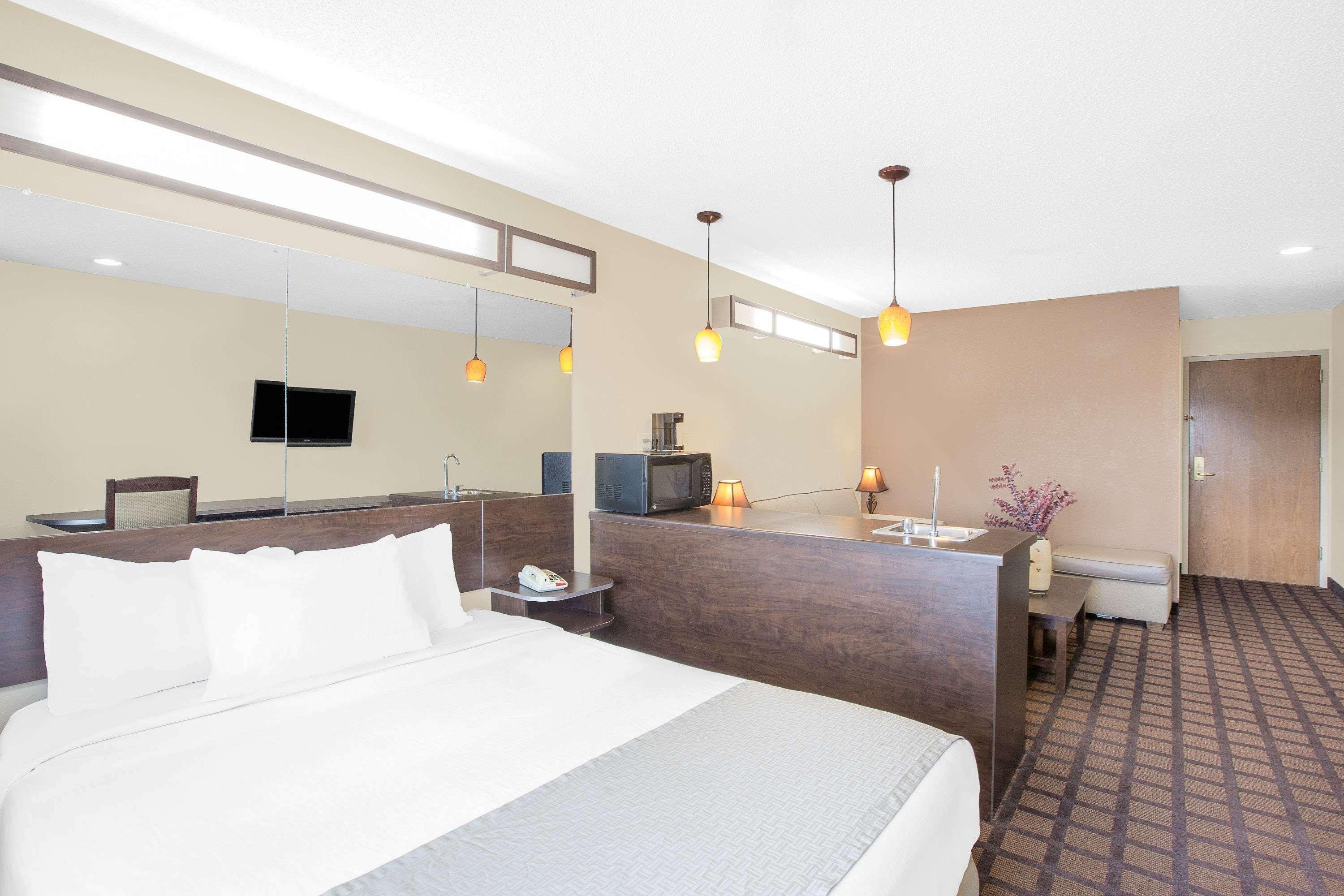 Microtel Inn & Suites By Wyndham Franklin Exterior photo